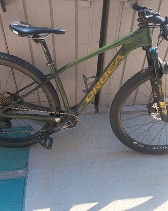 mtb carbonio taglia S ruote 29