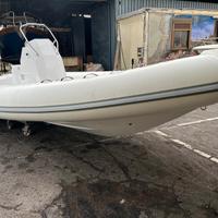 Gommone trimarchi 650 top in pakage con motore