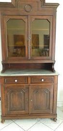 credenza in legno e piano in marmo 