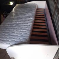 Letto singolo con rete a doghe