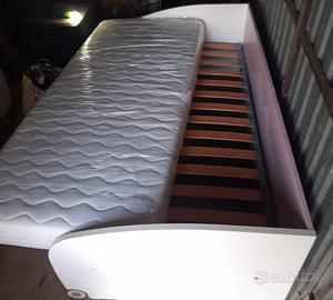 Letto singolo con rete a doghe