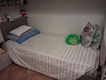 letto con ripostiglio