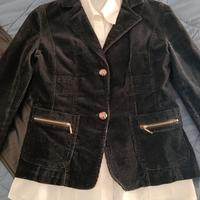 Giacca in velluto e pantalone nero con pizzo 