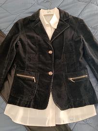 Giacca in velluto e pantalone nero con pizzo 