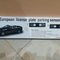 Sensori di parcheggio con telecamera su portatarga