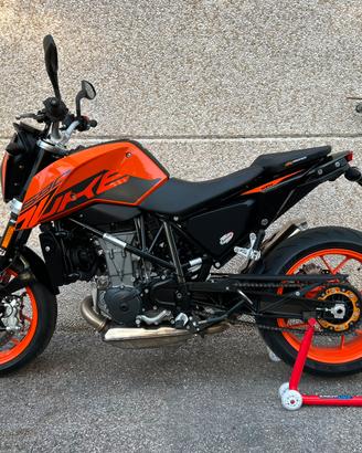 KTM duke 690