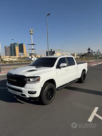 Dodge RAM 1500 Laramie - 2021