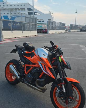 ktm 1290 superduke r 