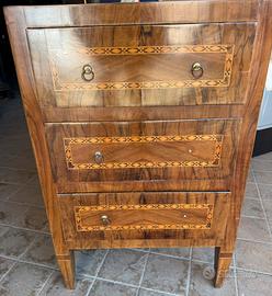 Coppia di comodini in stile