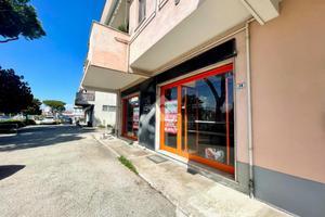 NEGOZIO A CITTÀ SANT'ANGELO