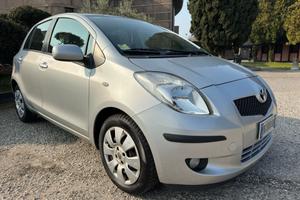 Toyota Yaris 1.3 Benzina cambio AUTOMATICO
