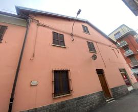 Palazzo / Stabile a Borgonovo Val Tidone