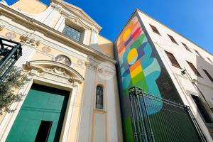 4 LOCALI A NAPOLI
