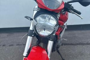 Ducati Monster 696
