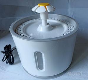 Fontanella per gatti 2.4 litri con filtri.