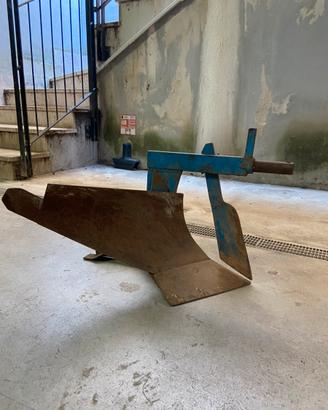 Aratro motocoltivatore