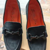 Scarpe da donna scamosciate nere quasi nuove