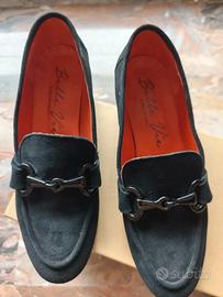 Scarpe da donna scamosciate nere quasi nuove