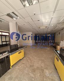 Negozio commerciale zona Bowling [LocM/15]