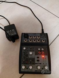 mixer behringer 502