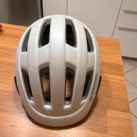 Casco bicicletta.