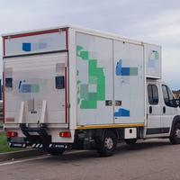 Furgone con sponda idraulica peugeot boxer 165cv