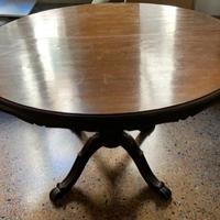 Tavolo da pranzo in legno rotondo
