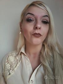 Cameriera ai piani /Housekeeper in hotel