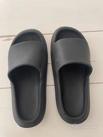 Ciabatte nere estive