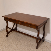 Scrivania in legno stile classico