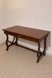 Scrivania in legno stile classico