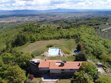 Villa di 600 m² con 5 locali e box auto a Monte Sa