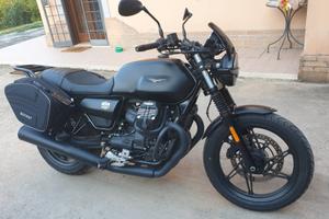 Moto Guzzi V7 Stone 850