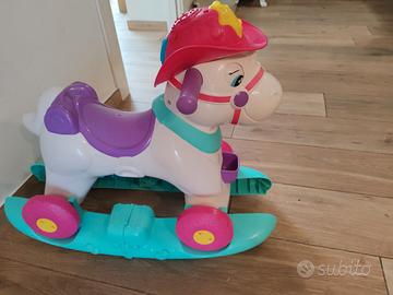 cavallo a dondolo chicco