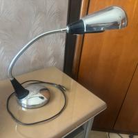 Lampada in metallo snodabile