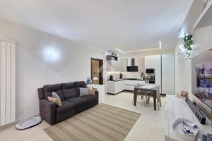 CASA SEMINDIPENDENTE A ALPIGNANO