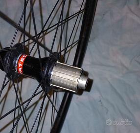Ruote bici da corsa in carbonio.