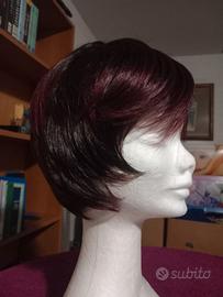parrucca capelli corti neri con meches rosso mogan