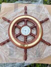 Timone nautico in legno con orologio stile marina