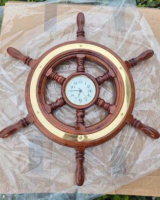 Timone nautico in legno con orologio stile marina