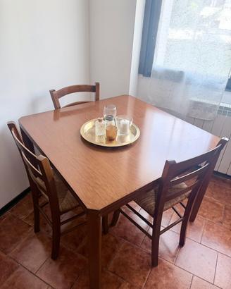 Tavolo in legno massello ALLUNGABILE – come nuovo