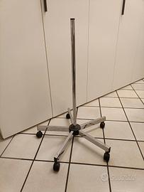 Stativo per lampade girevole