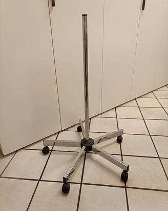Stativo per lampade girevole