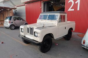 Land Rover Defender 88