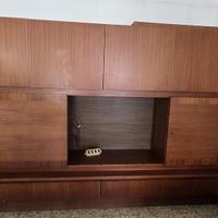 Mobile TV in legno