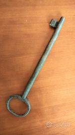 Antica grande chiave 1800 da portone ferro a mano 