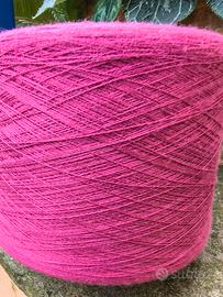 Rocche di lane e cotone varie grandezze e colori.