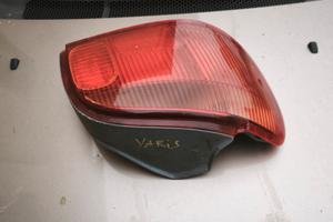 fanale posteriore Yaris 2004 sx