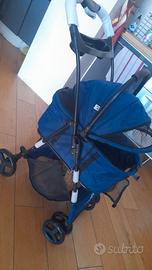 Passeggino cani con ovetto si chiude con una mano