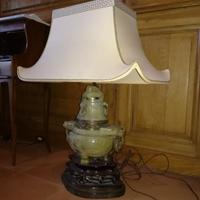 Lampada da tavolo in giada antica